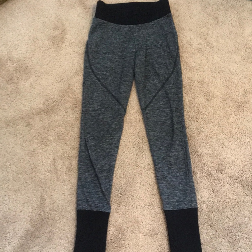 Under Armor Joggers/Leggings